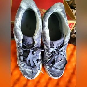 NIKE AF1 AIR FORCE 1 SWOOSH CRUSHED VELVET GREY BLUE LOW TOP SZ 5Y…